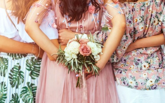 Addio al nubilato a tema floreale e primaverile a Milano: come creare un’atmosfera da sogno tra peonie, pastelli e giardini in fiore
